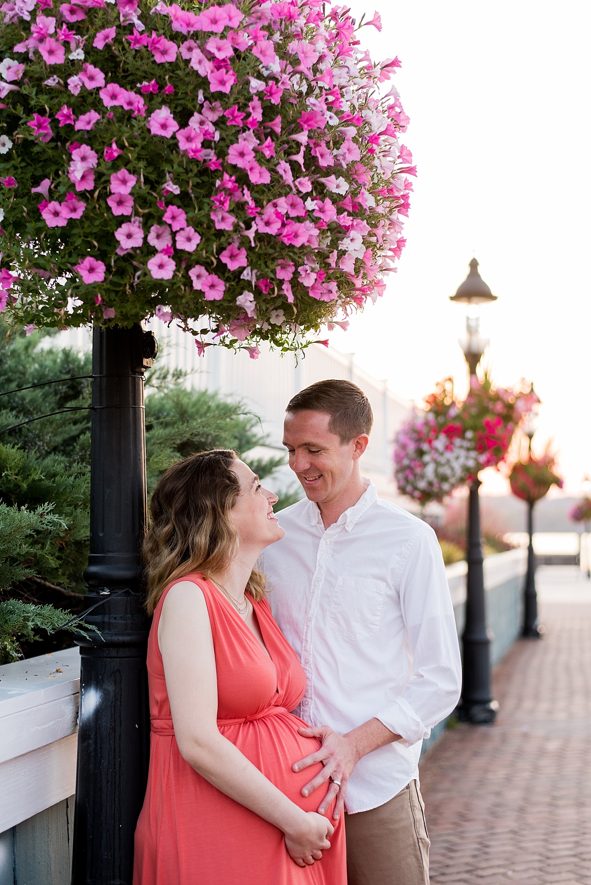 Alexandria Waterfront Maternity Session in Old Town Alexandria, VA by Erin Tetterton Photography